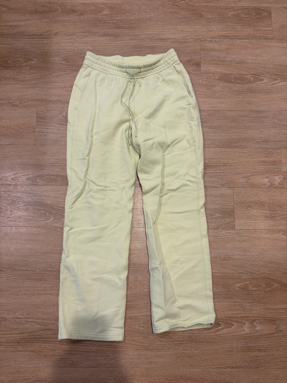 lululemon athletica Men's Pale Yellow Jogger Sweatpants